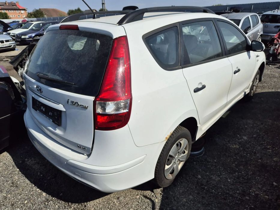 Dezmembram Hyundai i30, an 2010, 1.4 benzina 16V, cutie viteze manuala