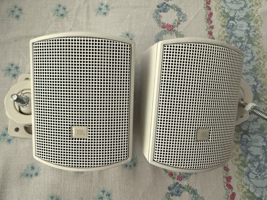 Vand sateliți JBL