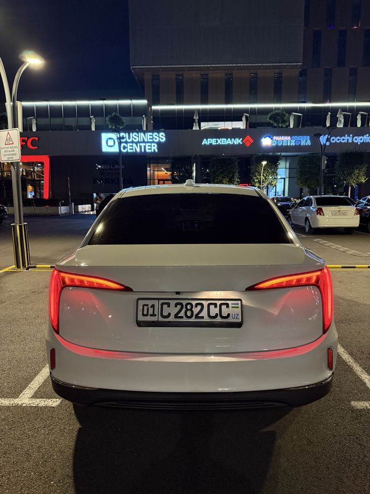 Srochno Sotiladi Hongqi Eqm5 500km 2025 Full Pozitsa.