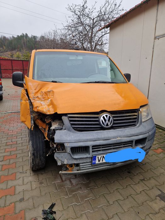 Vw transporter t5 volkswagen  avariata  1.9  8+1