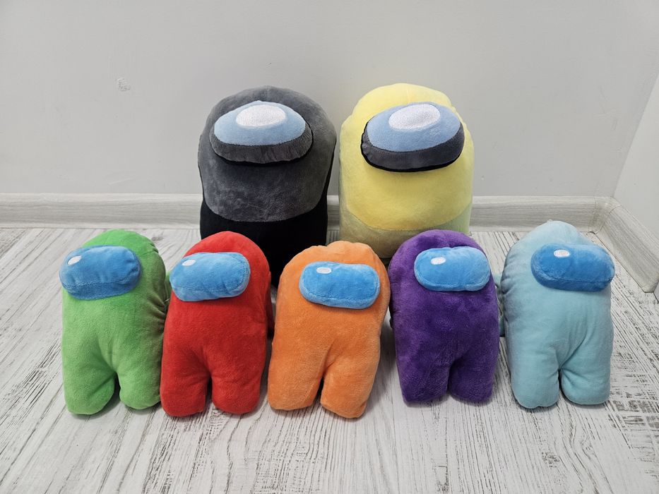 Lot plusuri Among Us