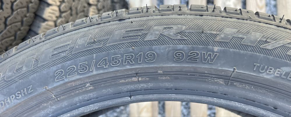2бр 225/45/19 на 7мм с 23дот