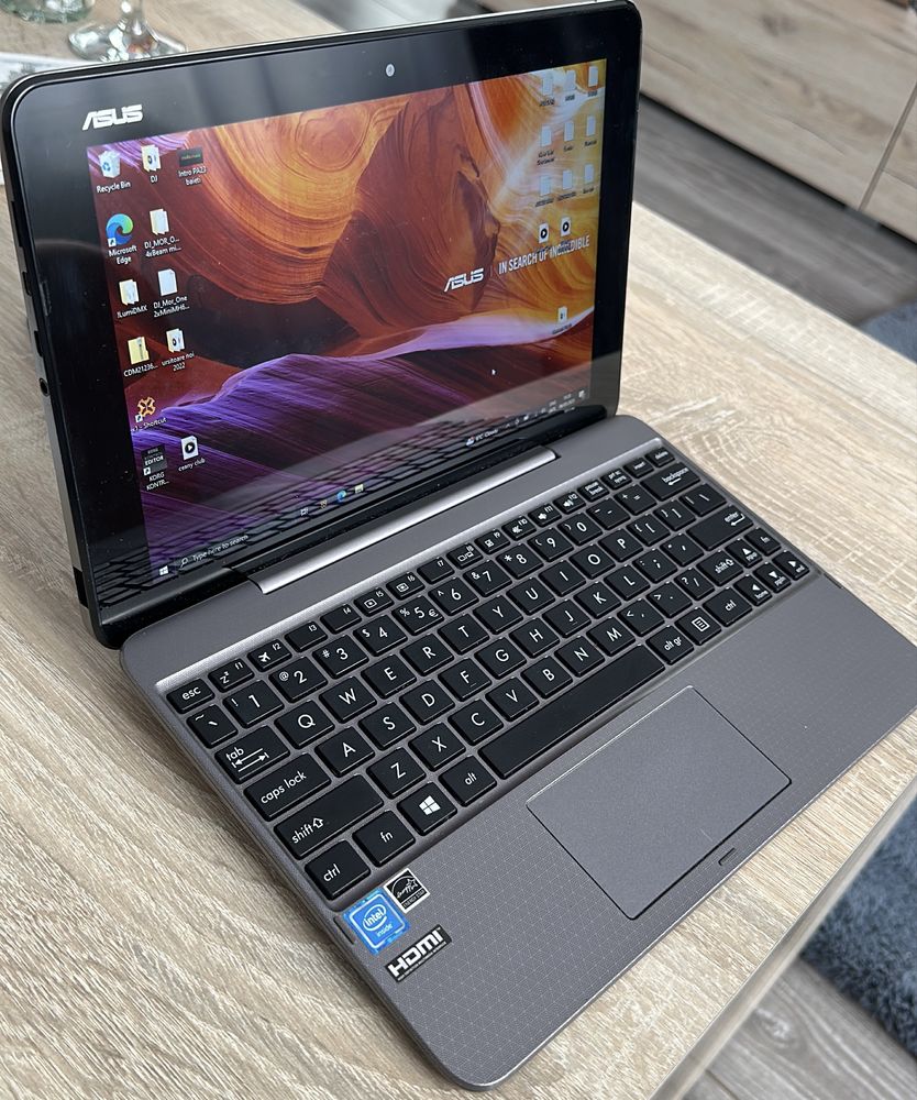 Laptop Tableta Asus 2 in 1 Windows