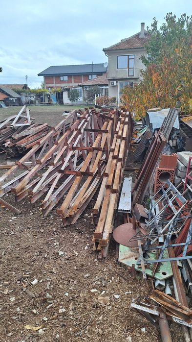 Метални колони и ферми