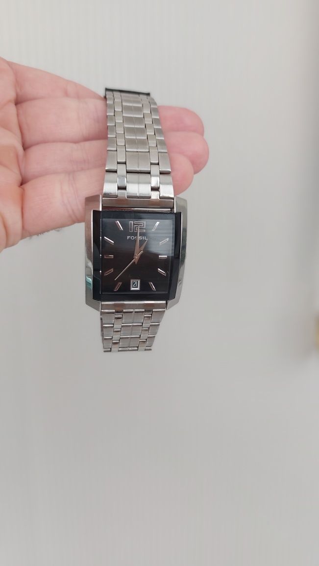 Часы наручные Fossil