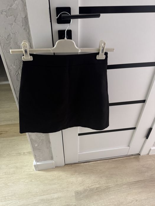 Юбка черная базовая модель