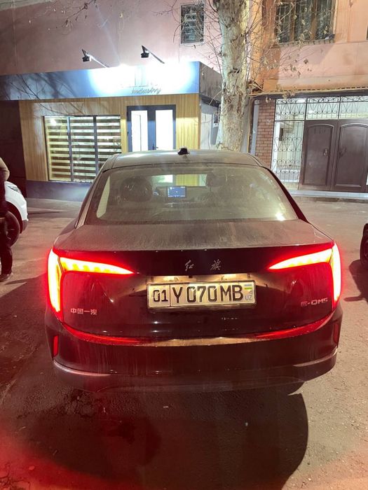 Hongqi eqm-500 рестайлинг 2024