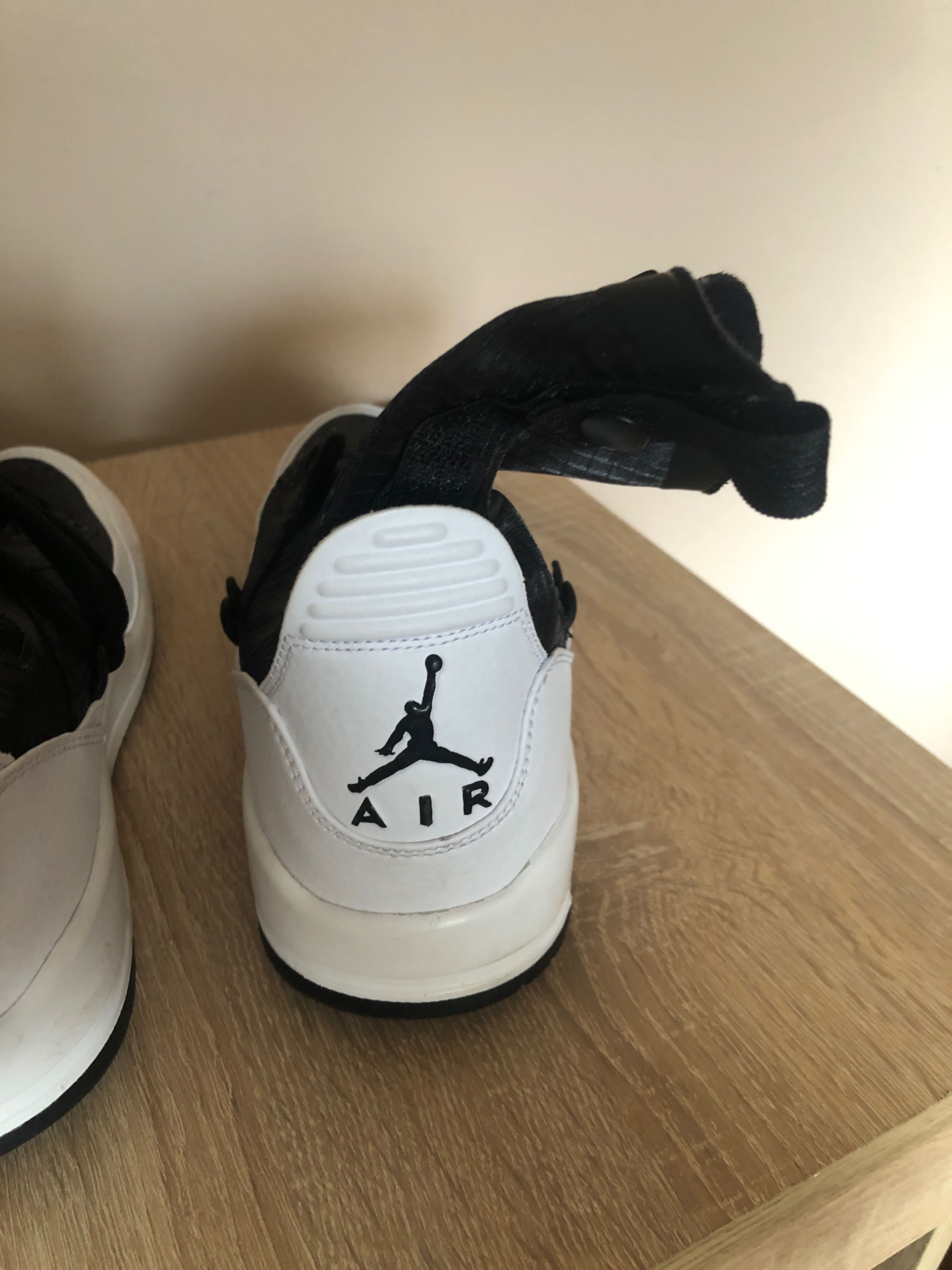 Adidasi jordan nr 42