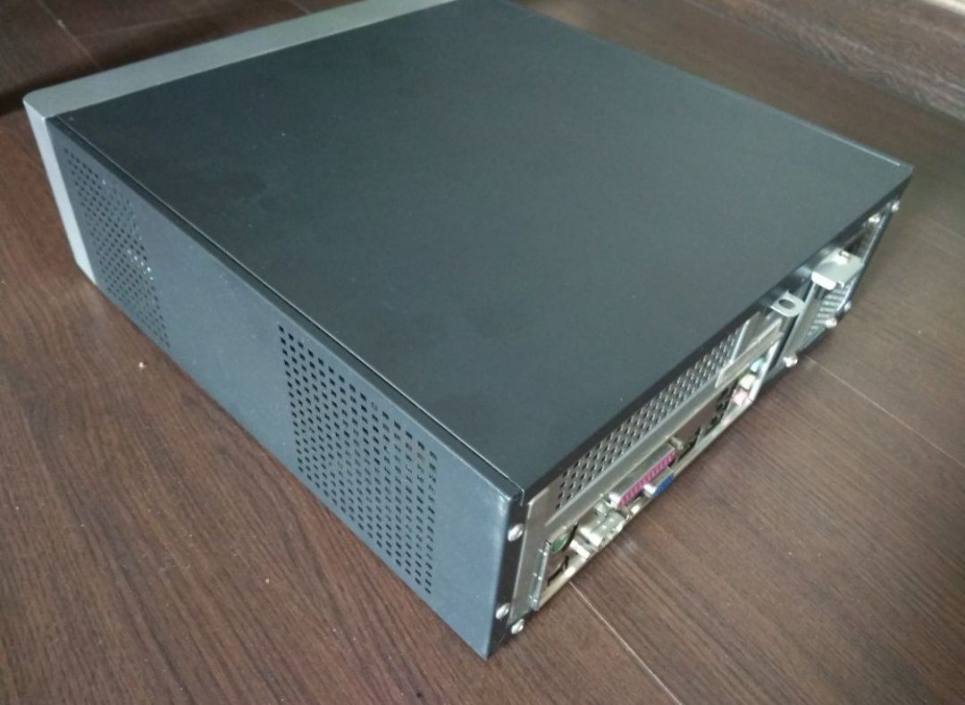 Компьютер mITX Gigabite 230, Atom 1,6, DDR2 3Gb, HDD 500Gb, Wi-Fi.