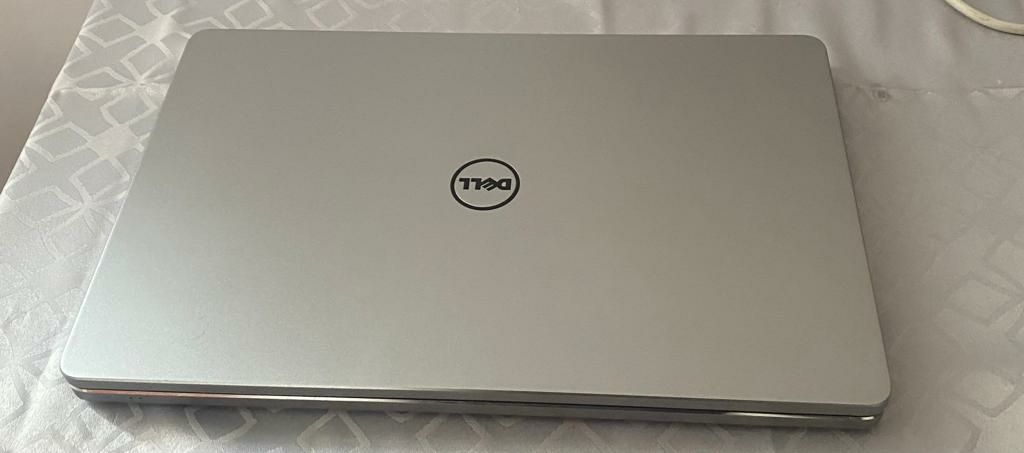 Laptop Dell 17 inch touchscreen, i7, 16gb ram, HDD 1tb