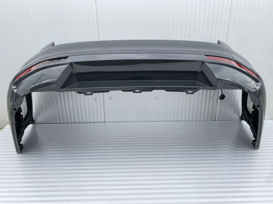 Bara spate vw Passat B8 combi/breack cu senzori / cod de culoare LI7F