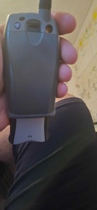 Ериксон Т20е в перфектно сьстояние работи с всички оператори