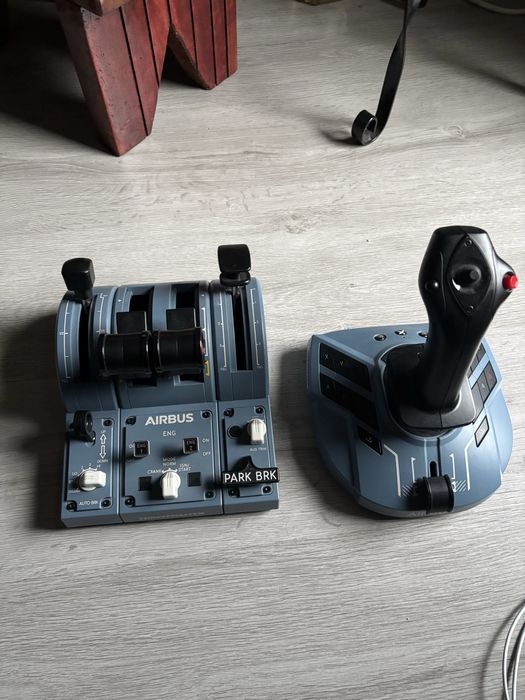Thrustmaster joystick + throttle airbus ( compatibil PC si XBOX )