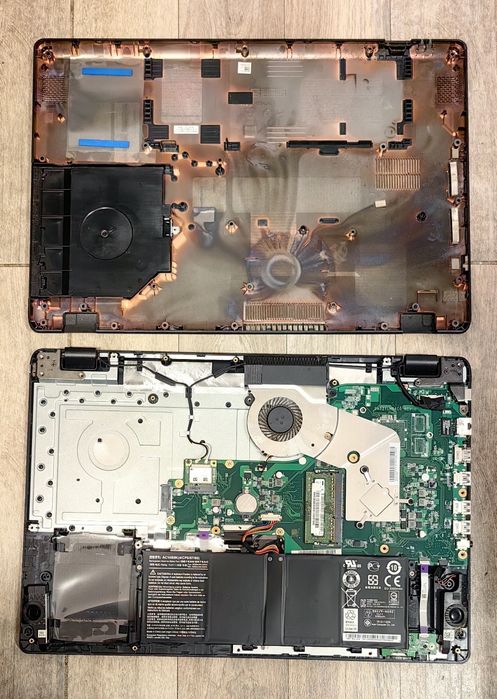 Laptop Acer ES1 711 Model ZYL pentru piese sau reparat