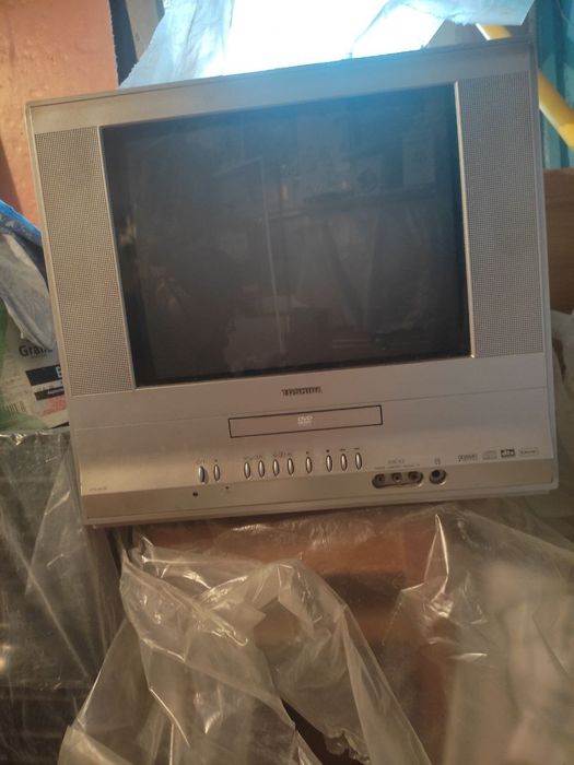 Телевизор: Panasonic, Toshiba