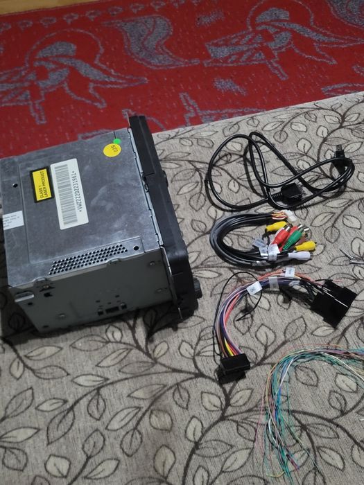 Vând CD Player/Radio compatibil pentru mai multe modele!