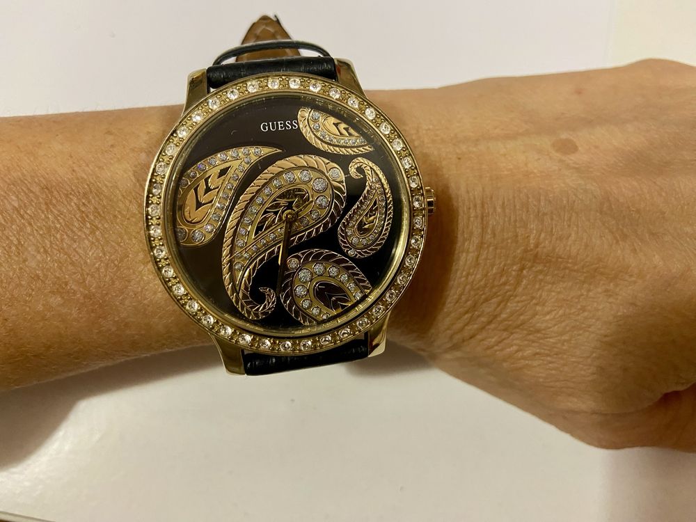Guess - часовник /намален/