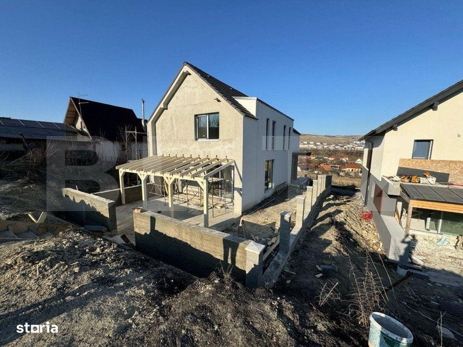 Casa individuala, 4 camere,136mp, teren 700mp, garaj 21mp, intrare Chi