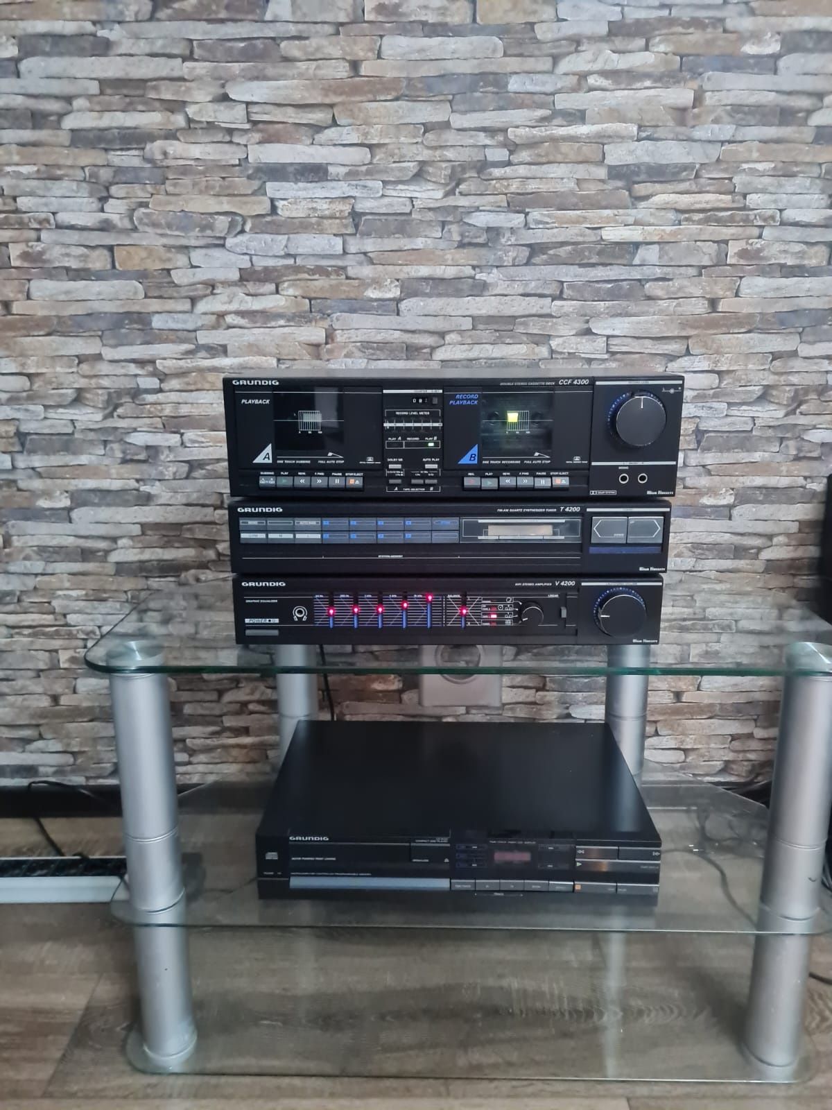 Grundig  -Dublu Deck, Tuner, amplificator cu egalizator.