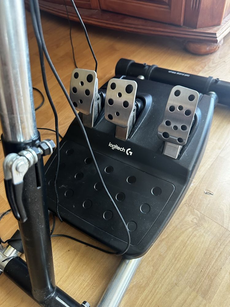 Волан с педали и стойка ( сим рейсинг) Logitech g29 / wheel stand pro