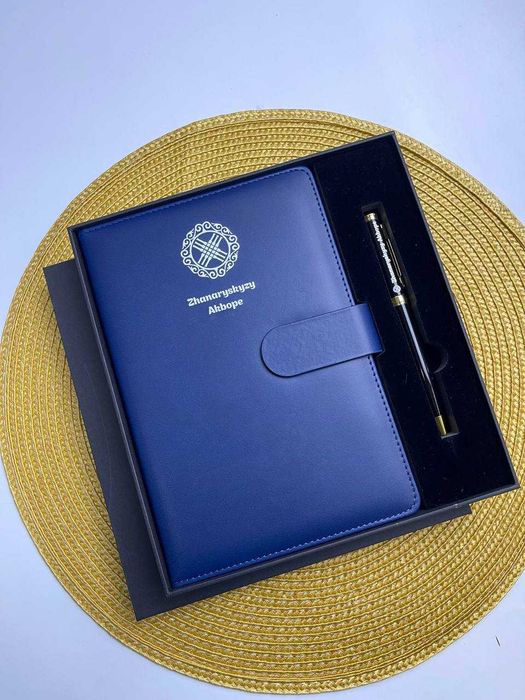 Именной новогодний набор в подарочной коробке 2152