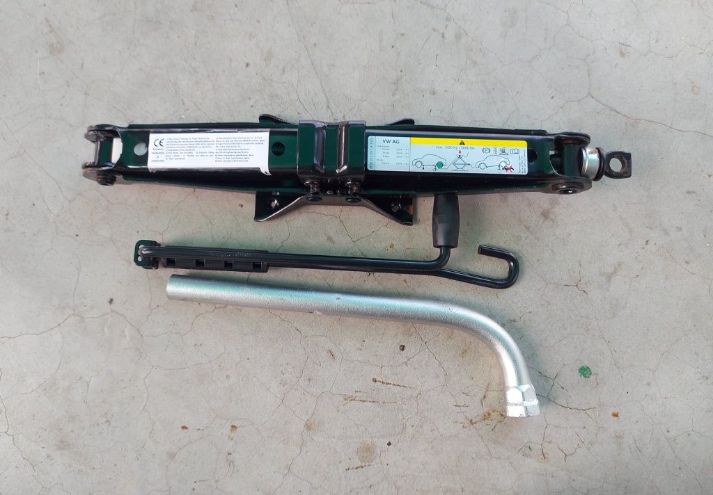 Set de cric + cheie + husă original VW AG de Volkswagen, Skoda