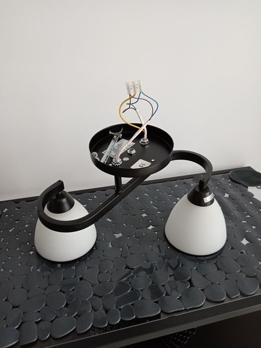 Lustra cu 2 becuri albe pt living sau dormitor