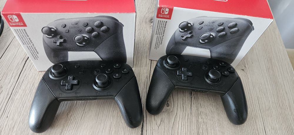 Nintendo Switch Pro Controller - оригиналени  с кутия и кабел