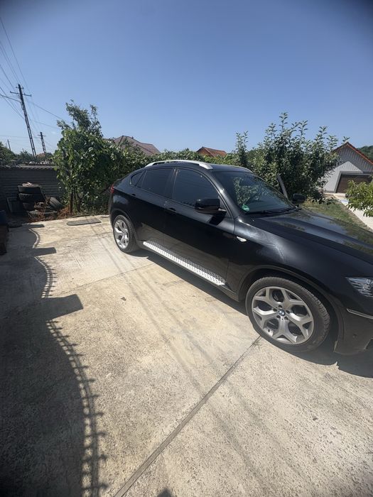 Bmw x 6 . Masina este cu 5 locuri