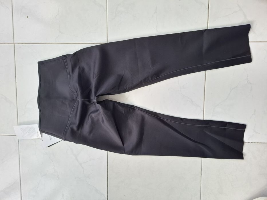 НОВИ с етикет Клин Nike Dri-FIT Go Women's XS- Клин Sportswear Essenti