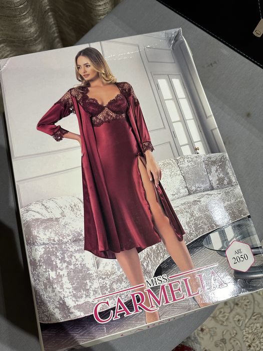 красивый женский ночной комплект