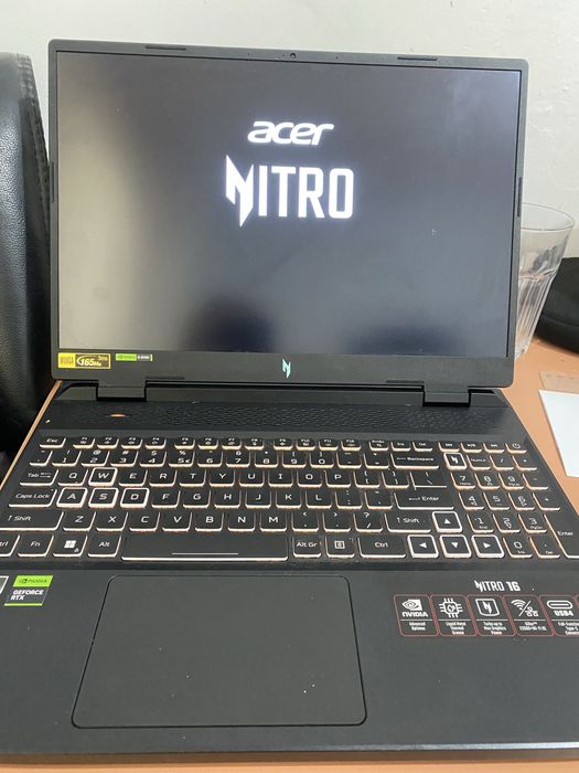 Acer Nitro 16 Ryzen 7535HS / nVidia RTX 4050