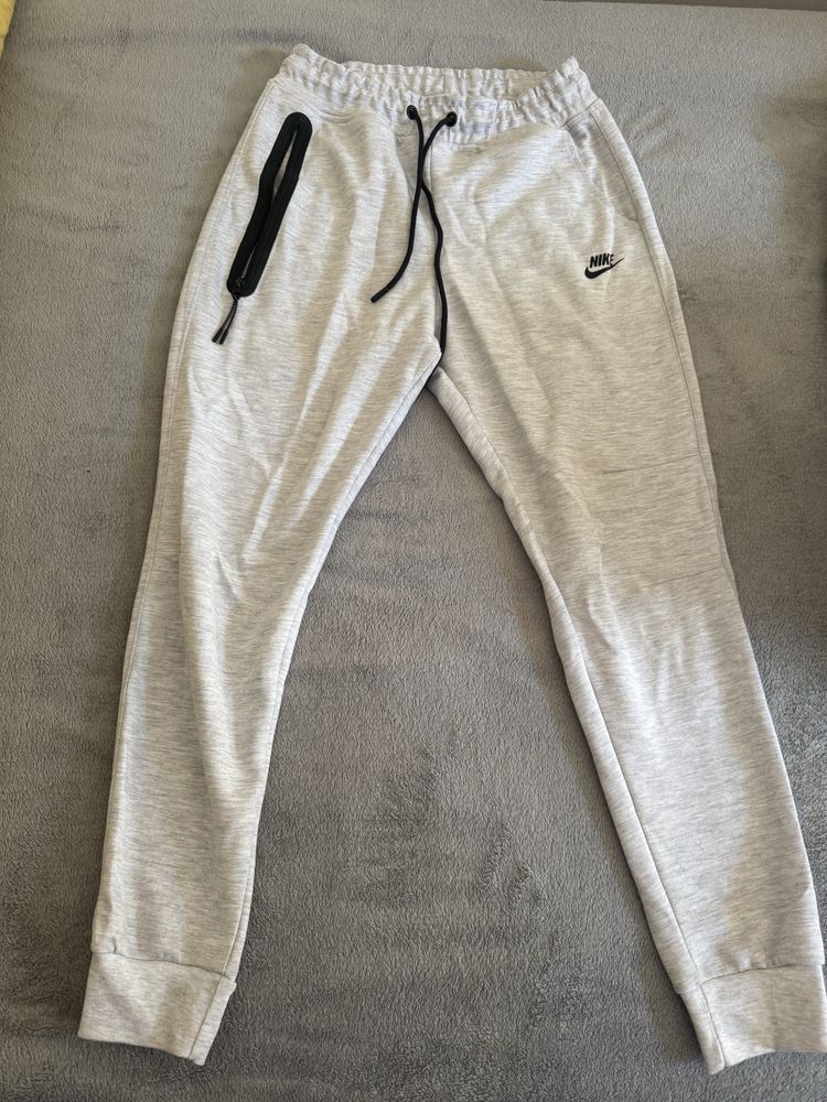 Nike Tech Fleece размер S
