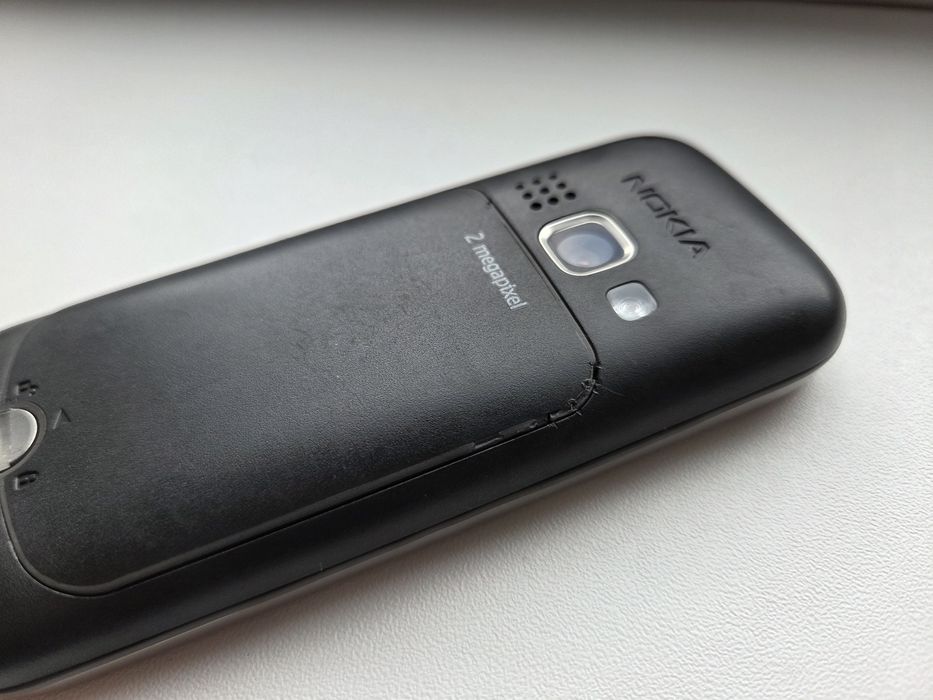 Nokia 3720 - telefon rezistent la socuri