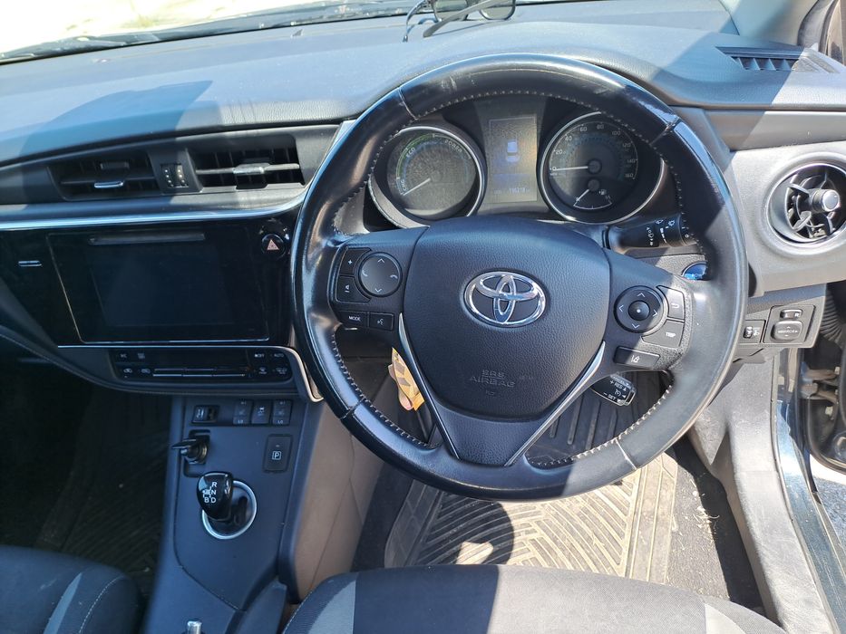 Dezmembrez dezmembrez Toyota Auris hibrid cod motor 2ZR-FXE