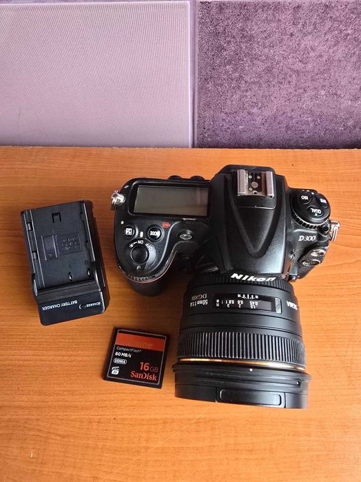Nikon D300 + Sigma 50mm f1.4 + card CF
