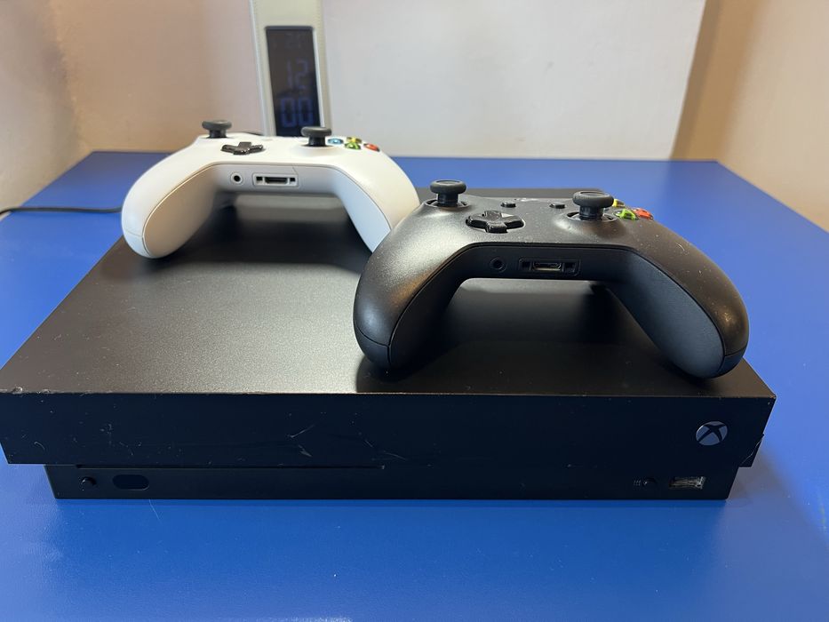 XBOX One X 2 manete