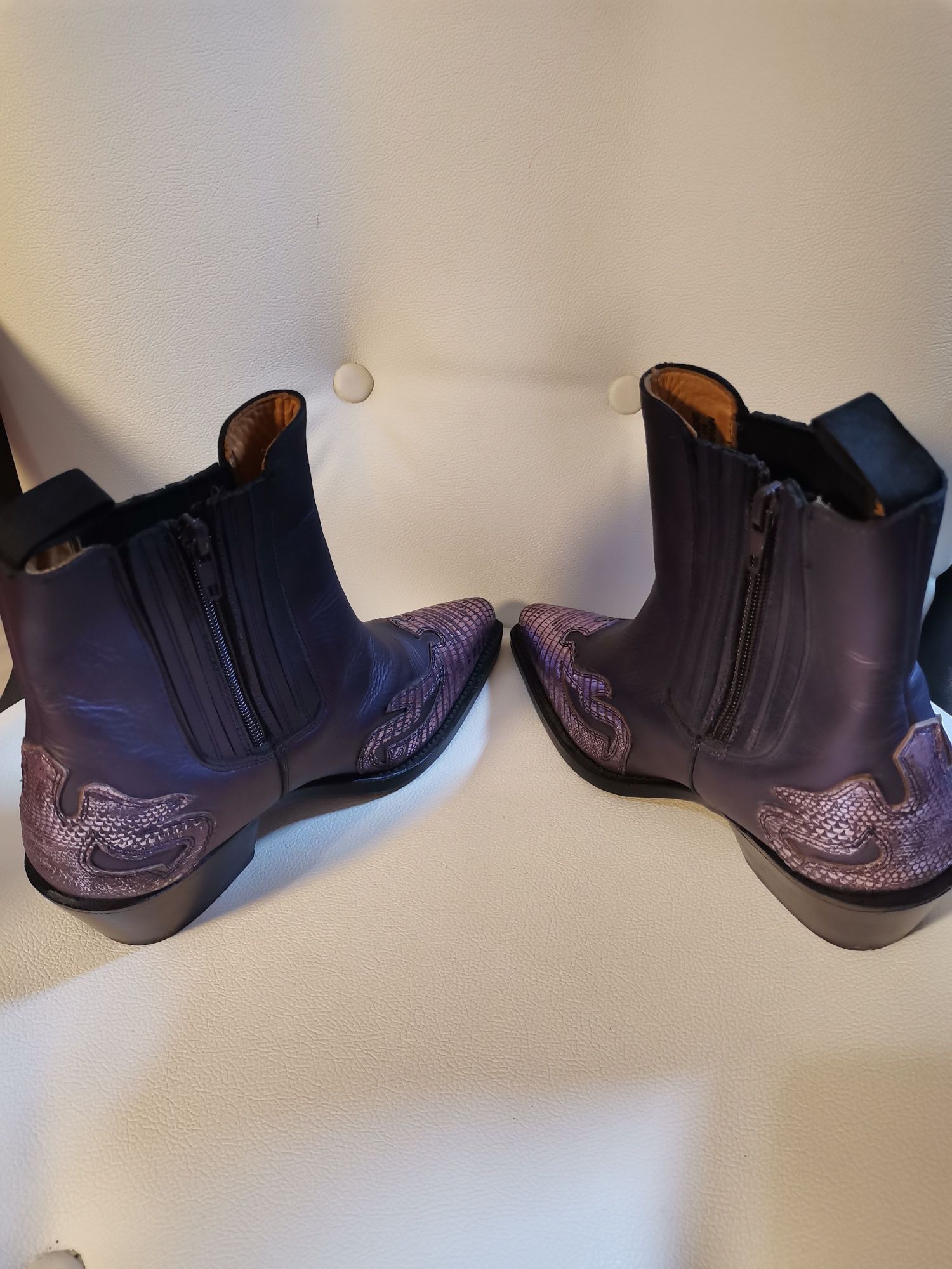 Botine din piele stil ciocate deosebite. Unicat!