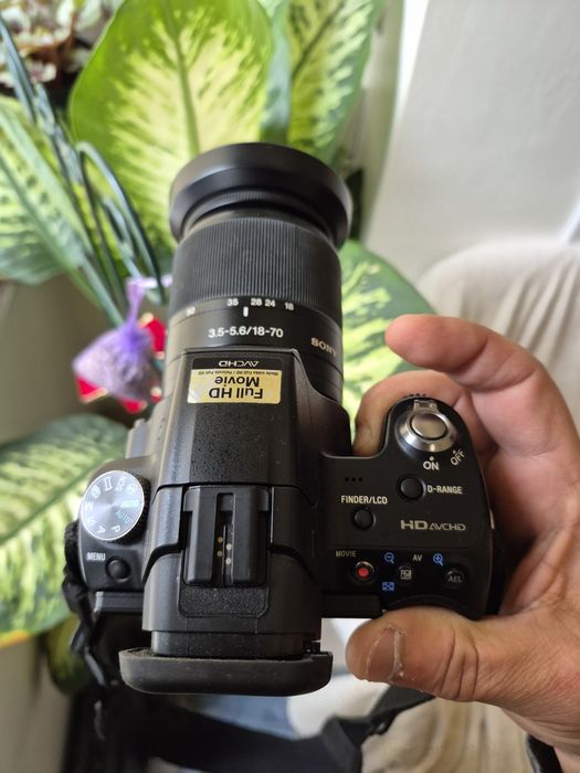 DSLR Sony Alpha A55V cu obiectiv Sony 18-70mm