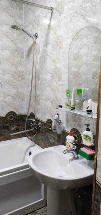 Сдаётся кв ор-р Чайхана Салом 2/2/4 ул Буюк Ипак Йули 337*