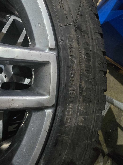 Mercedes Гуми с Джанти Amg 19"