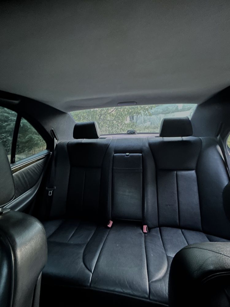 Продавам Mercedes E290 D На части без двигател