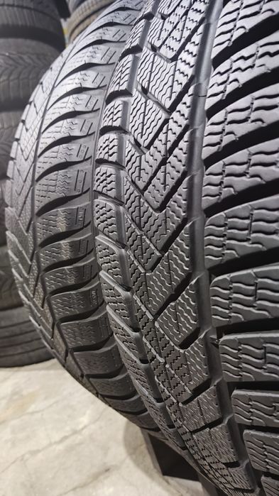 4бр. зимни гуми 245/45/18 Pirelli Sotto Zero 3, MO, runflat 
dot22
6.9