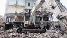 Inchiriez Excavator 25T pentru sapat demolari cu pulverizator si picon
