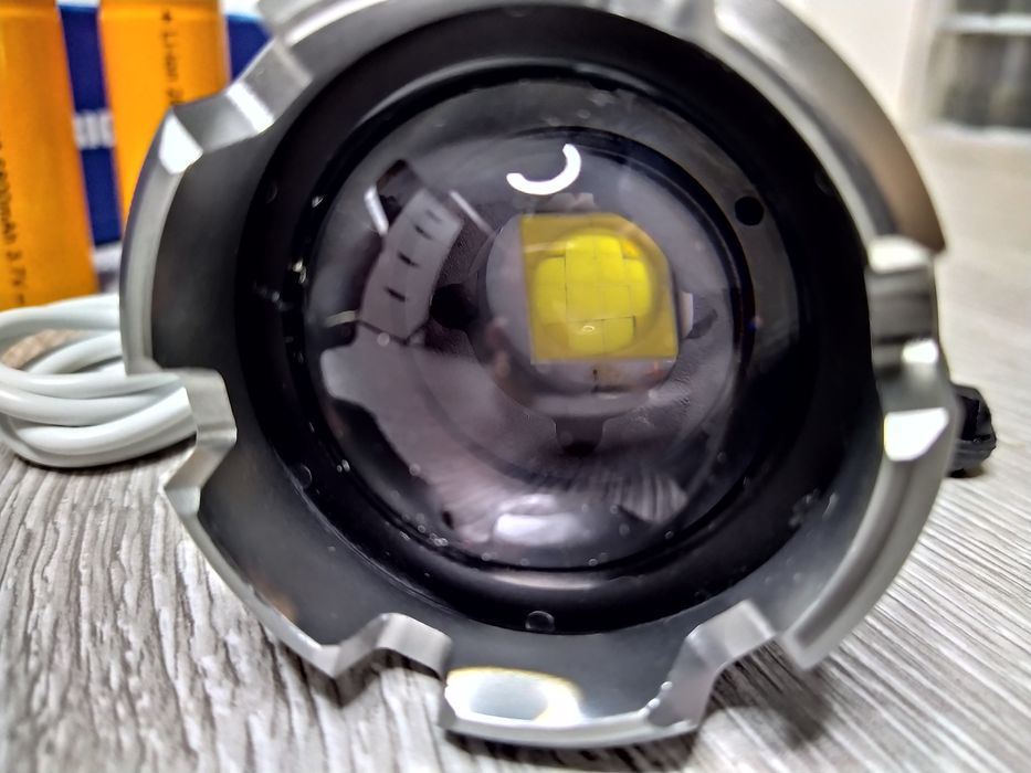 CREE XHP120  Lanterna PROFESIONALA, 100% metal cu led twelvecore + COB