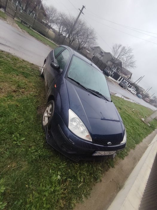 Vând Ford focus 1.6 benzina