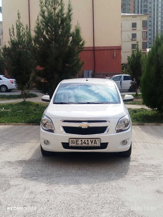 Cobalt машина сотилади.