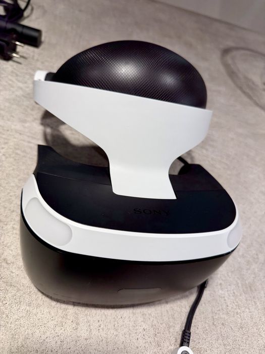 Пълен комплект PS4 Pro God of War, VR, 2 джойстика, 5 игри, слушалки