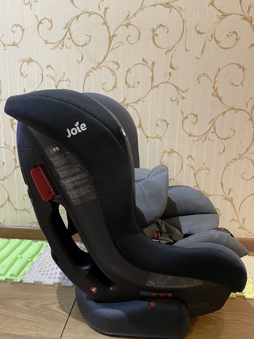 Продам детское автокресло Joie Tilt