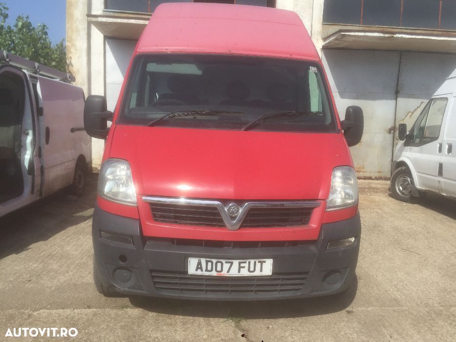 Dezmembrez Renault Master 2.5 DCI G9U